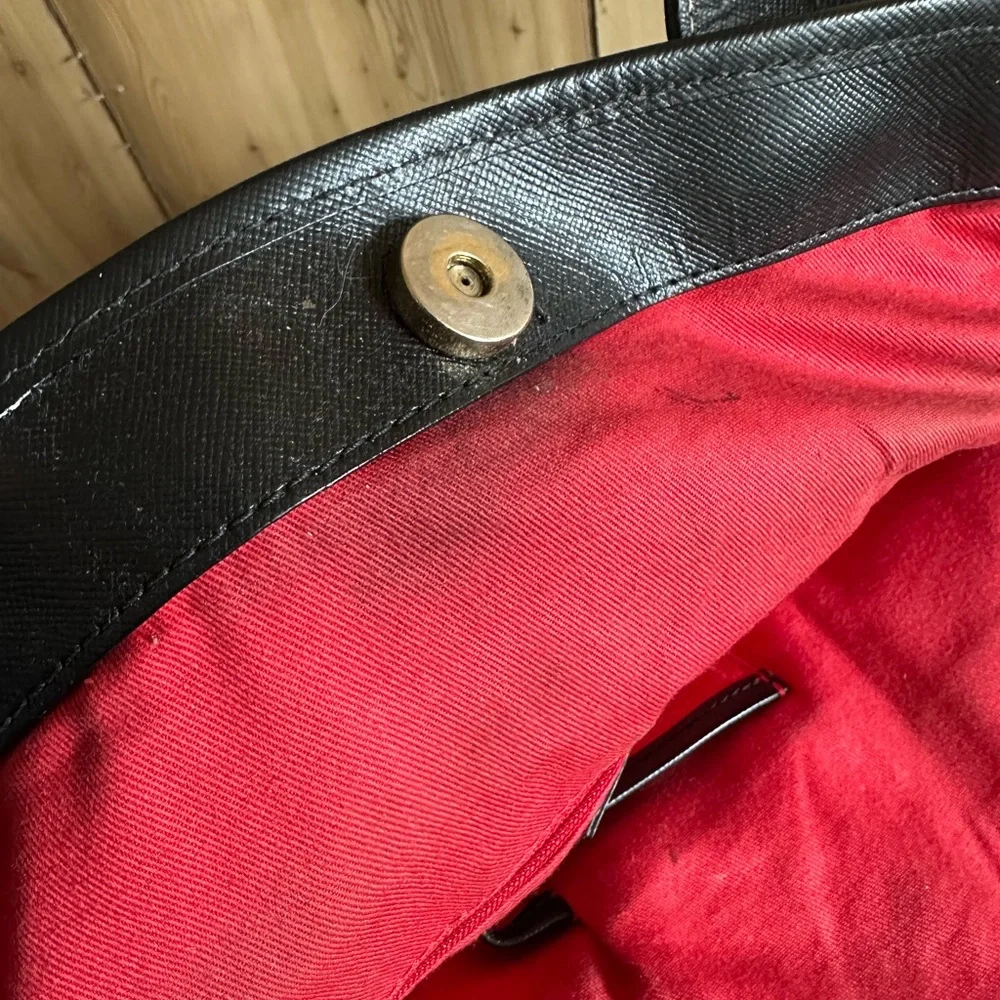 Vintage Dooney & Bourke Red Interior Large Purse/Tote with flaws - Picture 7 of 15